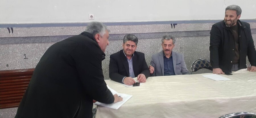 شهرری | برگزاری میز خدمت در نماز جمعه