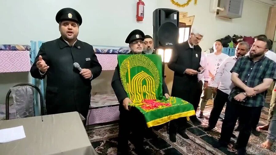 شهرری| مراسم تبرک جویی از پرچم حرم مطهر امام رضا(ع)